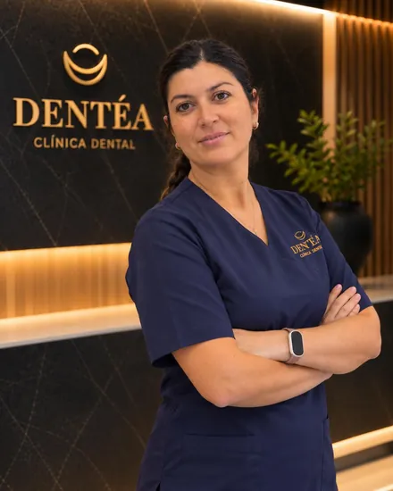 Verónica Gordo, atención al paciente en Dentéa Clínica Dental en Móstoles